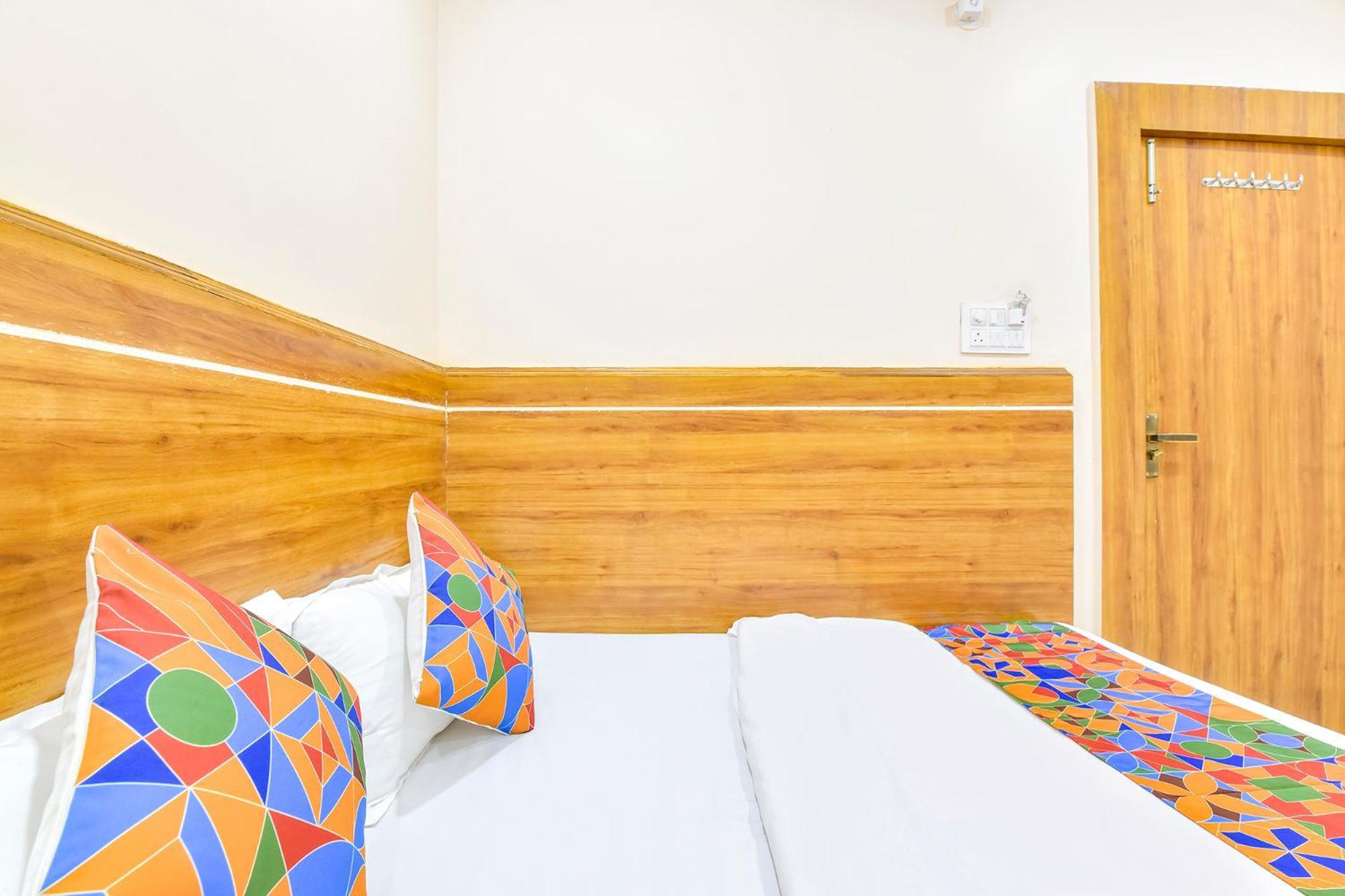 Fabhotel Somnath Уджайн Екстериор снимка